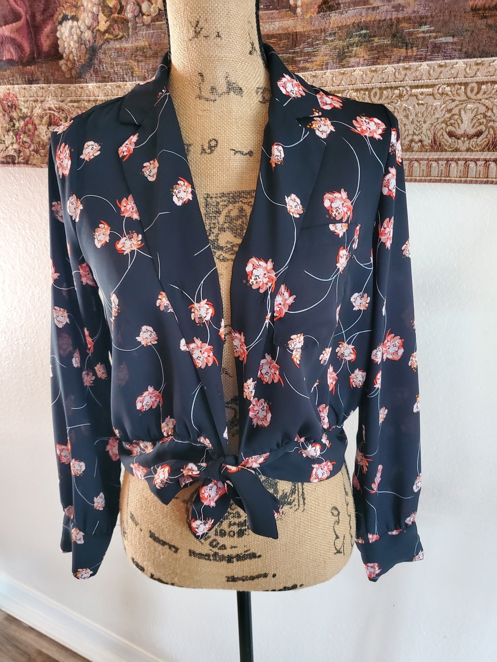 Who What Wear Navy Floral Tie-Front Blouse S
